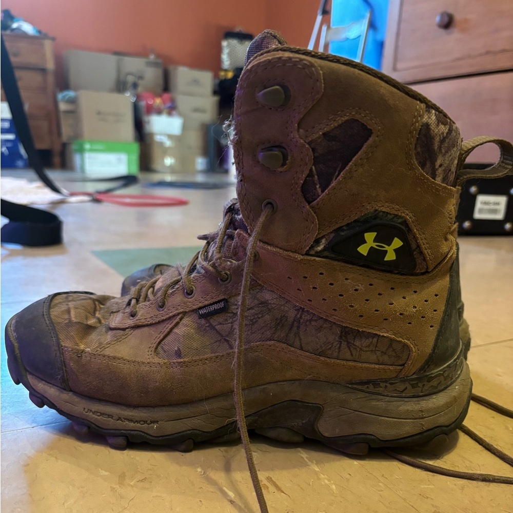Men’s Under Armour Hunting Boots Size 9.5